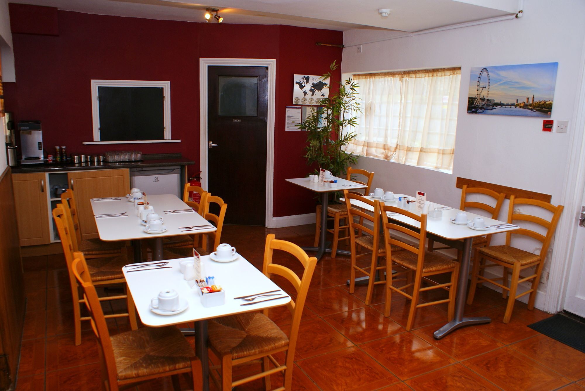 The Hindes Hotel Хароу Екстериор снимка